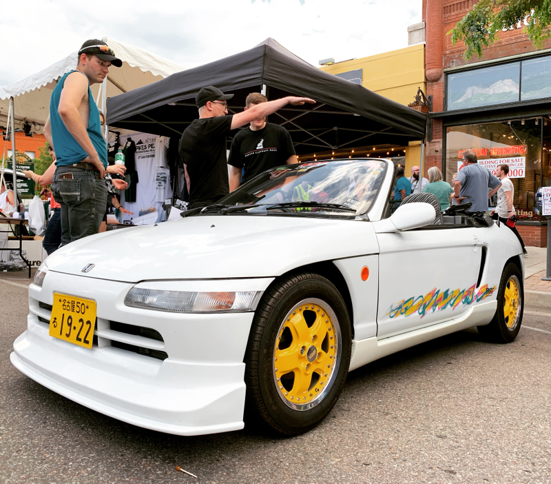 Illustration for article titled Here's Why Racers Keep Coming Back to the Incredibly Dangerous Pikes Peak